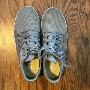 Sorel tennis shoes, green, lace up size 9.5